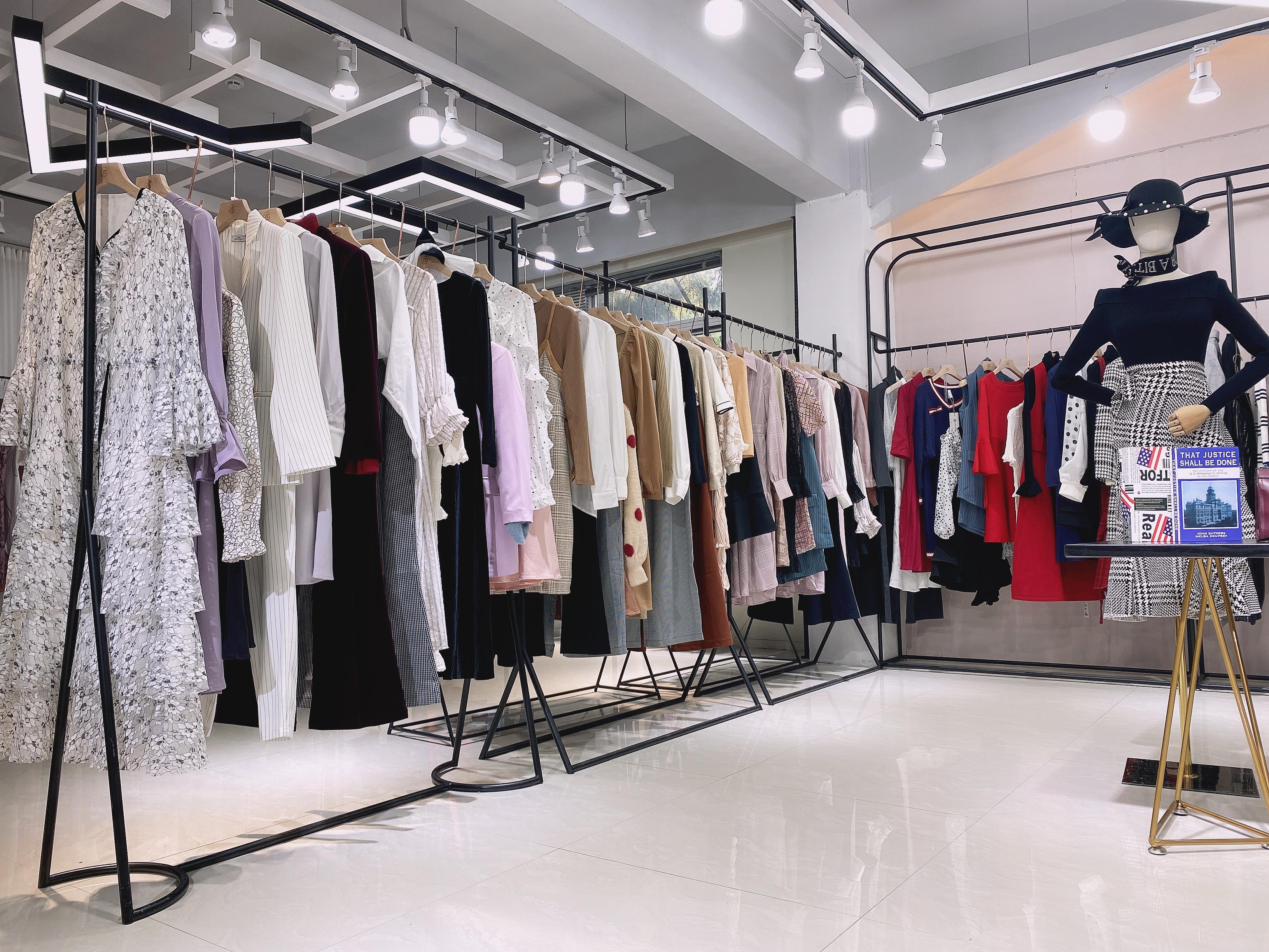 烁熙展厅十月传奇陈列图联系电话:139-0249-5383石建大厦c座5楼烁熙