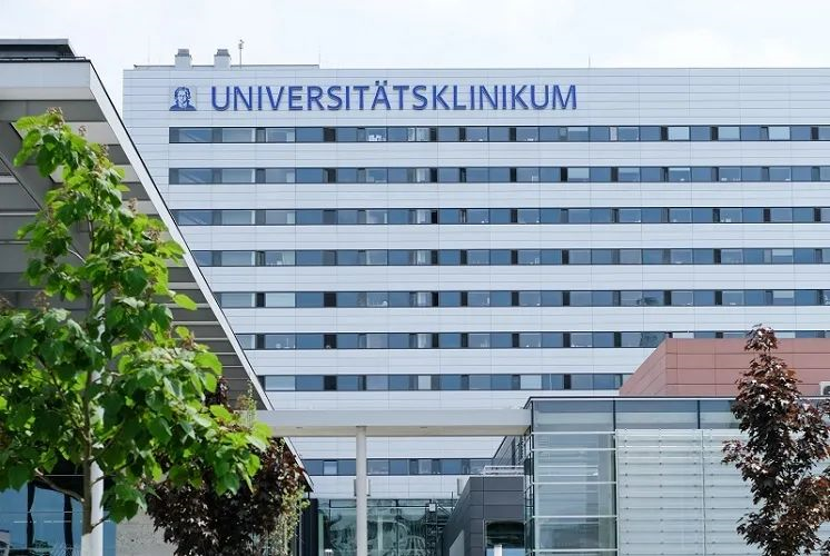 这些医院收治了全德国的新冠肺炎病人德国病毒学之父罗伯特科赫研究所