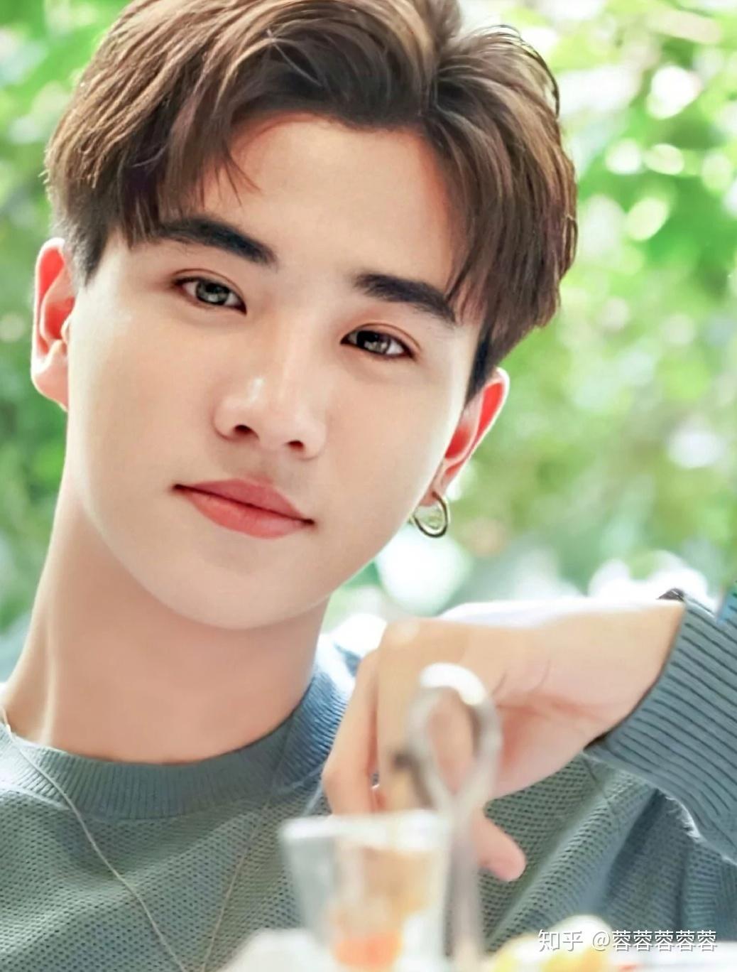 求一波王俊勇的壁纸 泡芙真的好可爱?