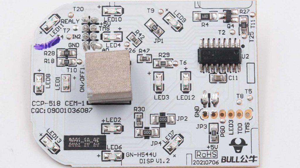拆解报告bull公牛2a1c20w快充电源净化插座gnh544uq