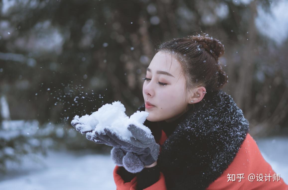 手捧雪花女孩图片大全图片