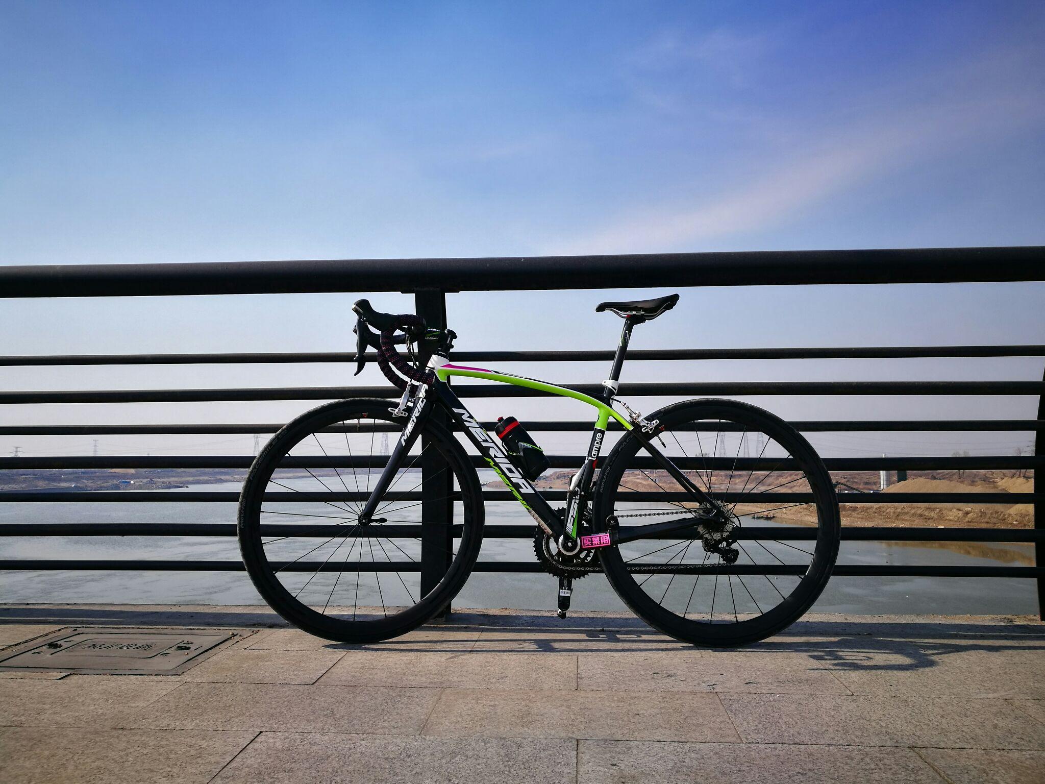 美利达斯特拉94和百万纪念哪款比较好