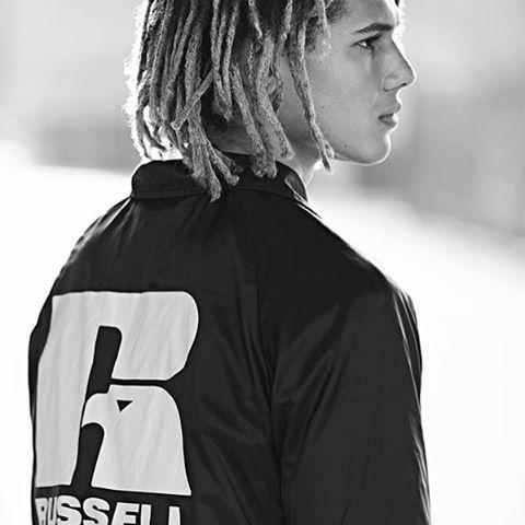 russellathletic何不搭乘冠军二号机去卷起新一轮复古运动风