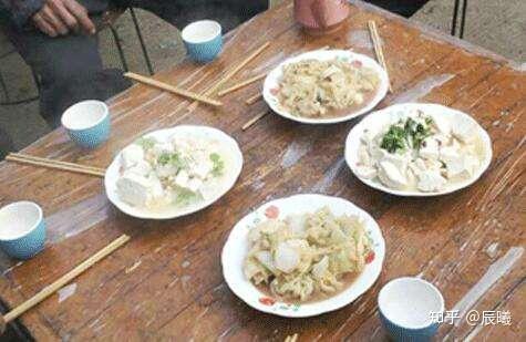 为什么明明是葬礼,可是在吃席的时候,人们还是有说有笑的? - 知乎