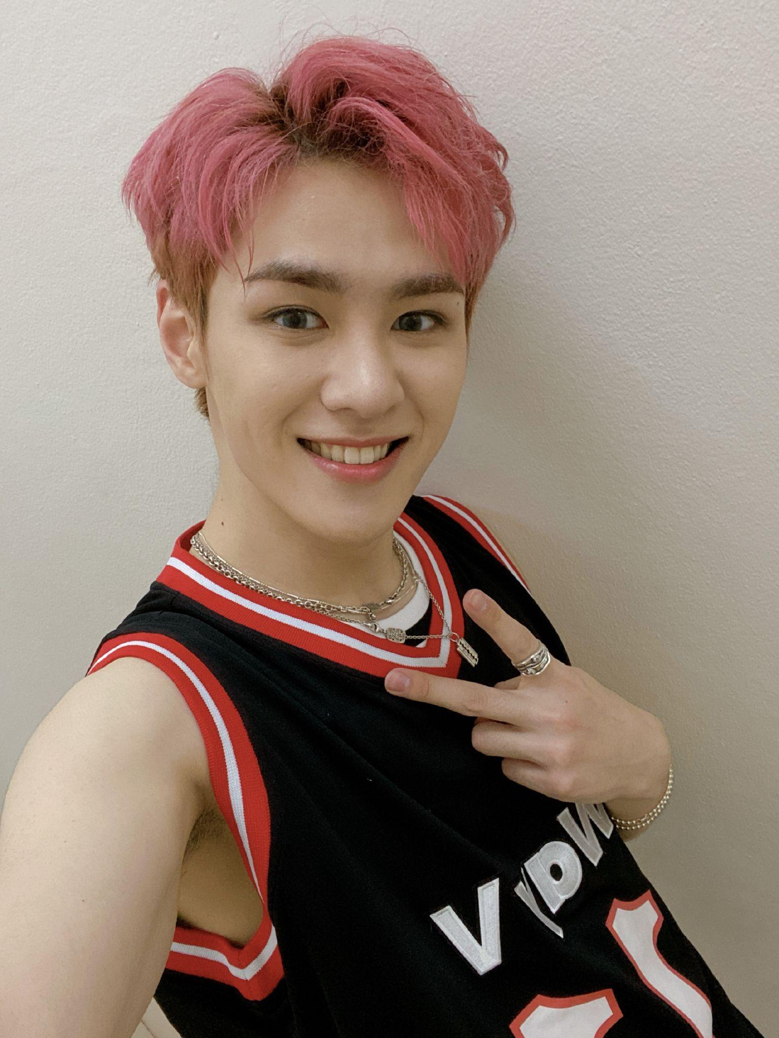 如何客观地评价威神v队长钱锟的长相