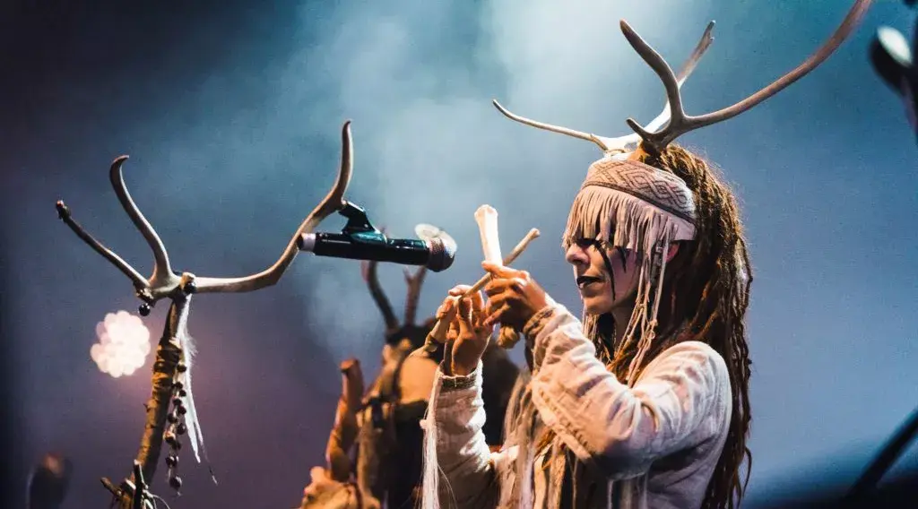 " 这种傻问题的.然而,实验性民谣乐队heilung真的不是平常的乐队.