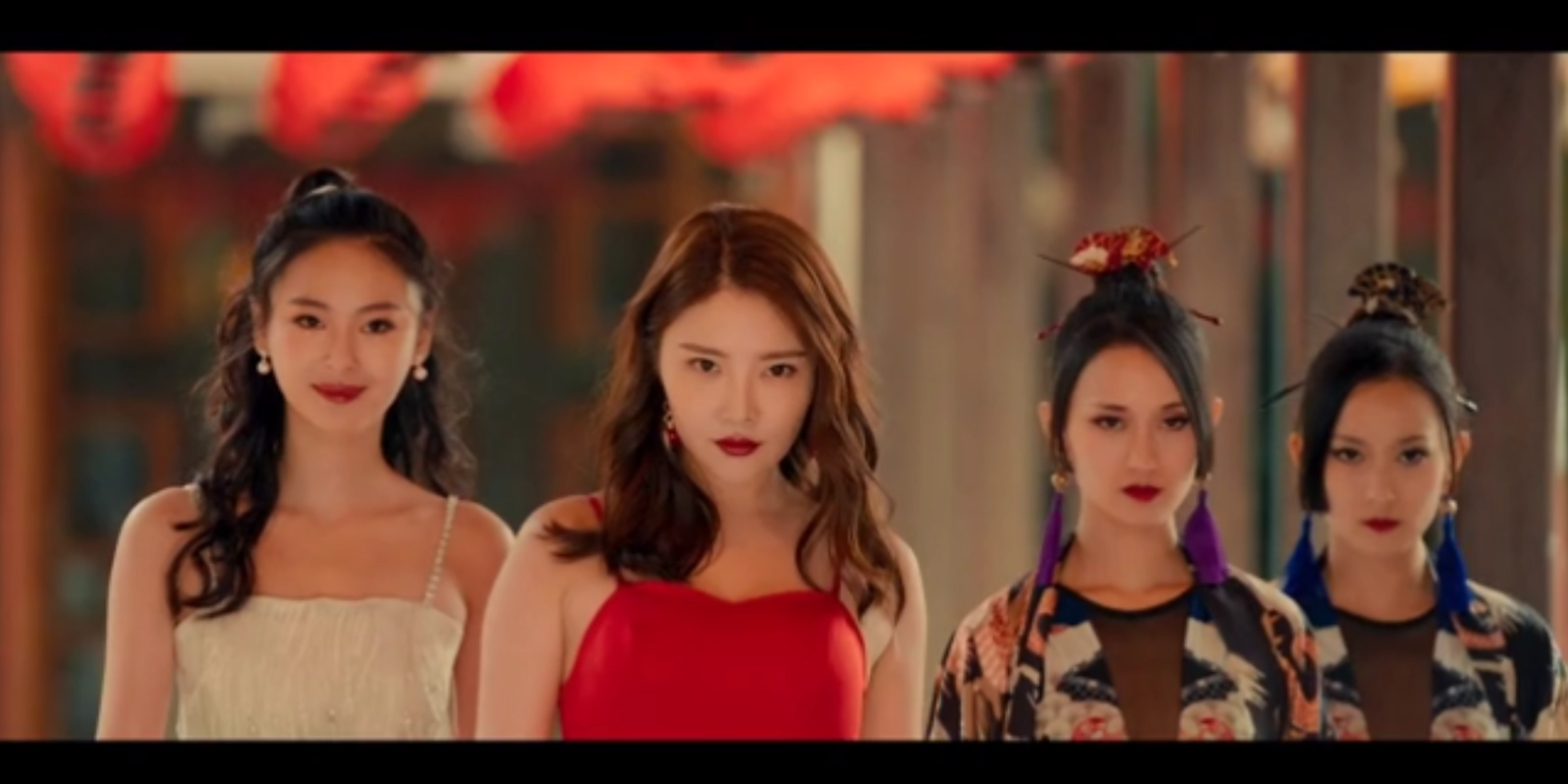 毒枭悬赏1亿美元救他出狱,引全球罪犯劫狱,连警察都心动,电影