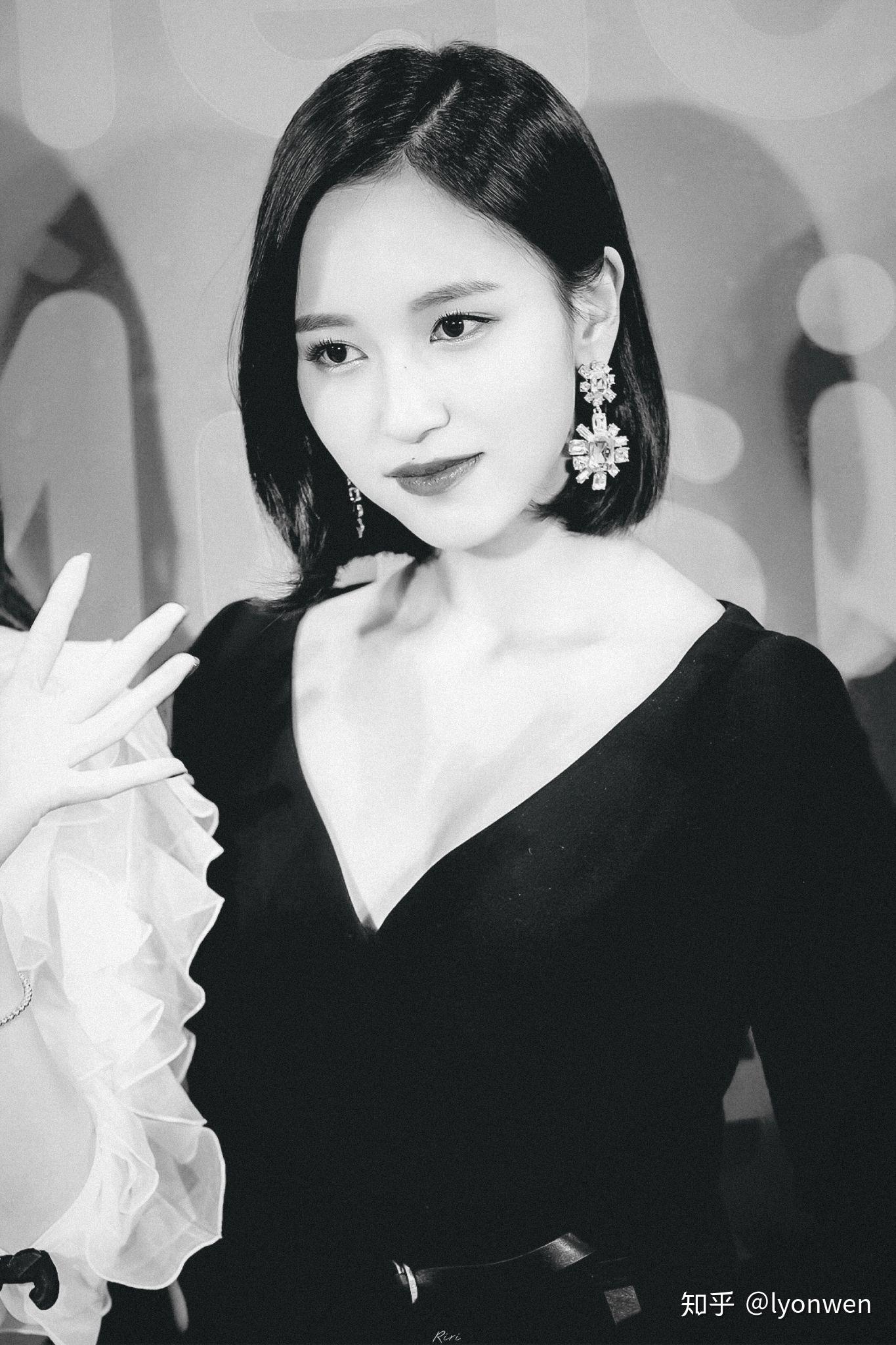 有哪些韩国爱豆让你觉得有贵族气质?