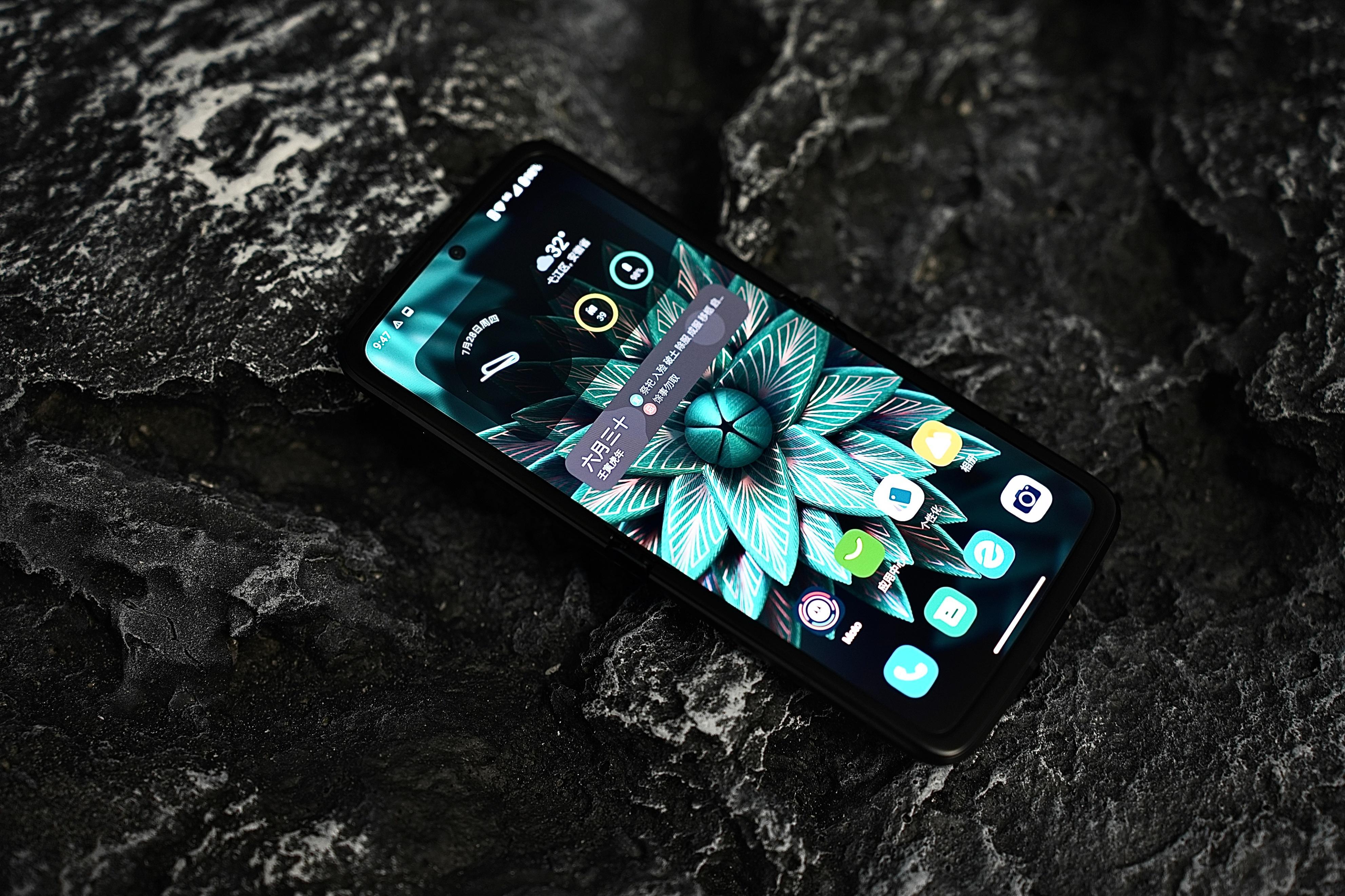 第二款让我叫了哇的摩托罗拉手机motorazr2022