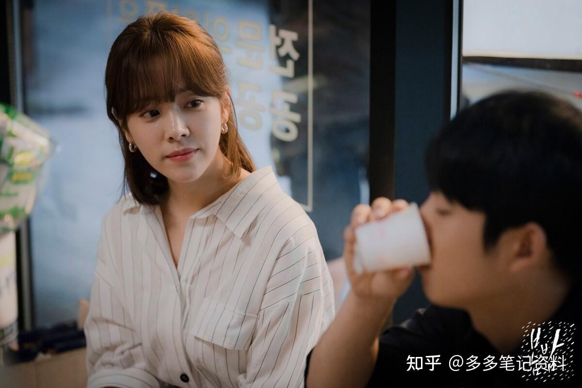 《春夜》由韩志旼,丁海寅主演,该剧是由《经常请吃饭的漂亮姊姊》编导