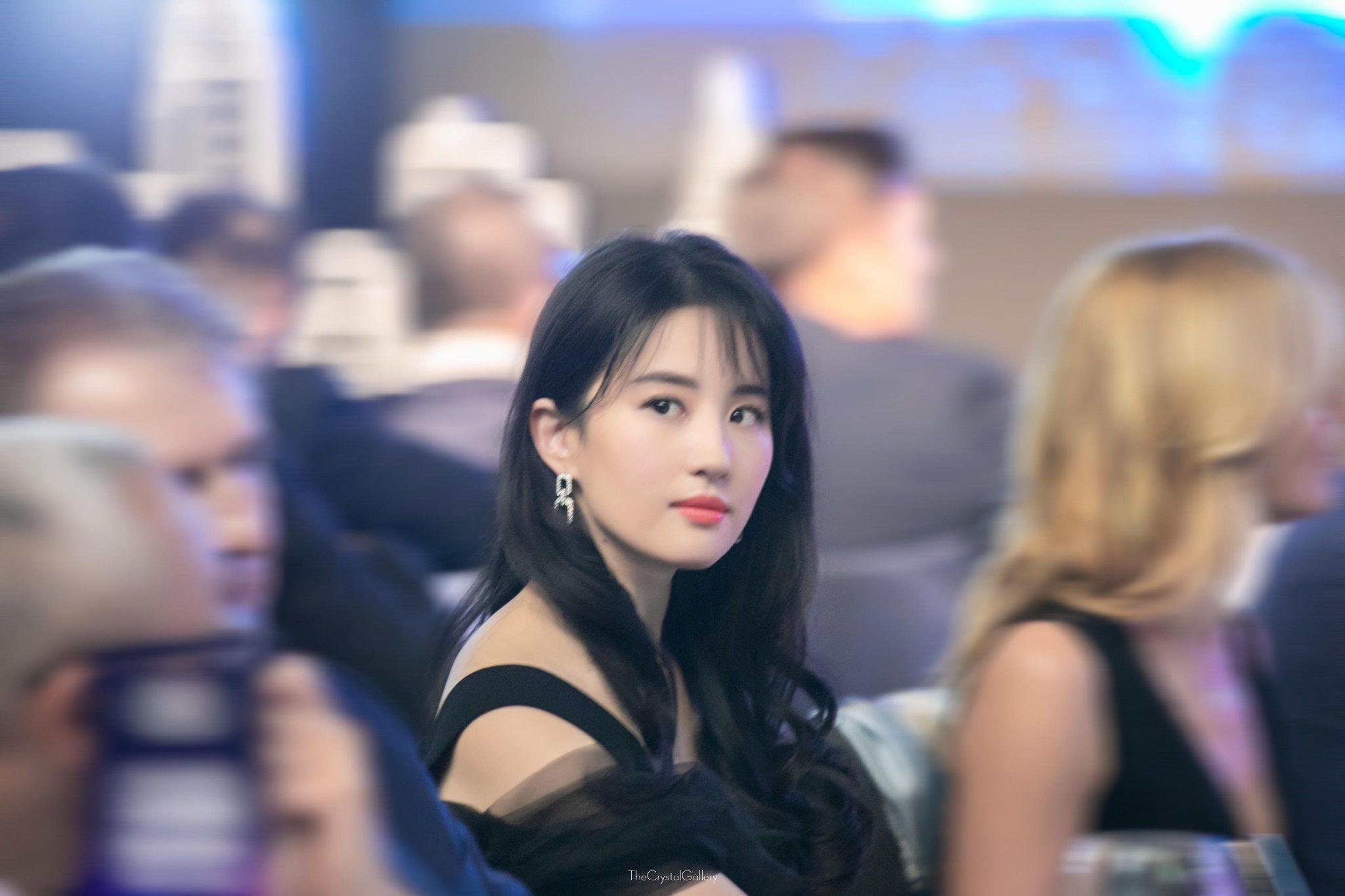 更新最近使用的绿色系壁纸 太爱绿色了!!(绿色壁纸ins风纯色系)