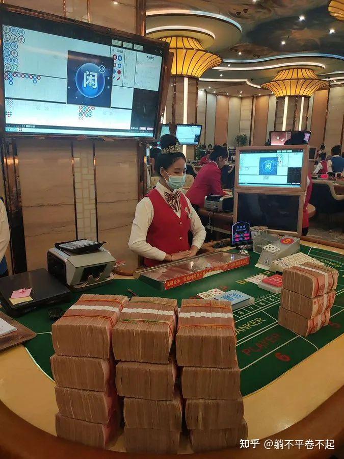 果敢同盟军女兵.果敢电视台主持人八卦完了,来点正经的.