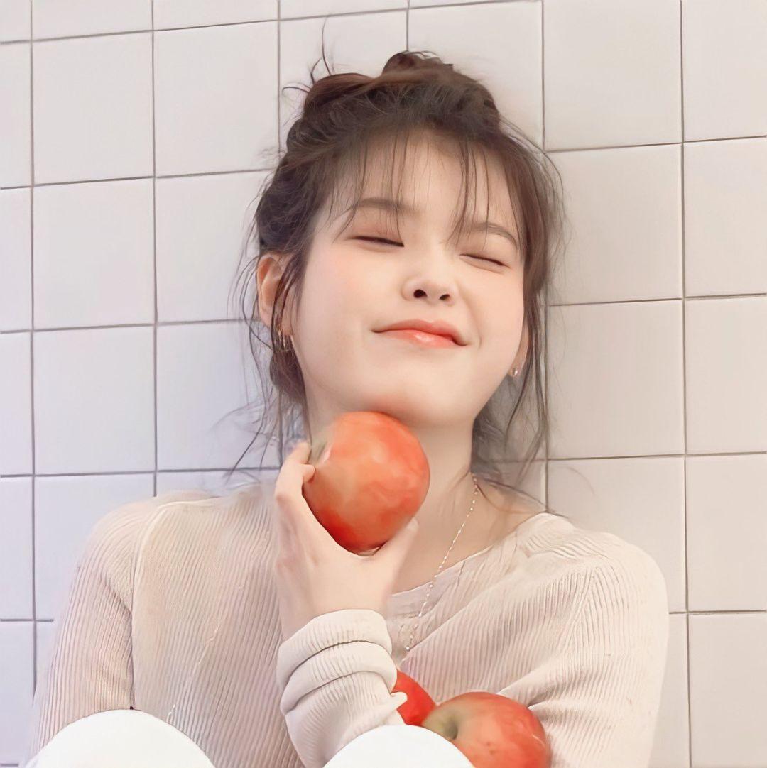 有没有iu丸子头吊带的照片?