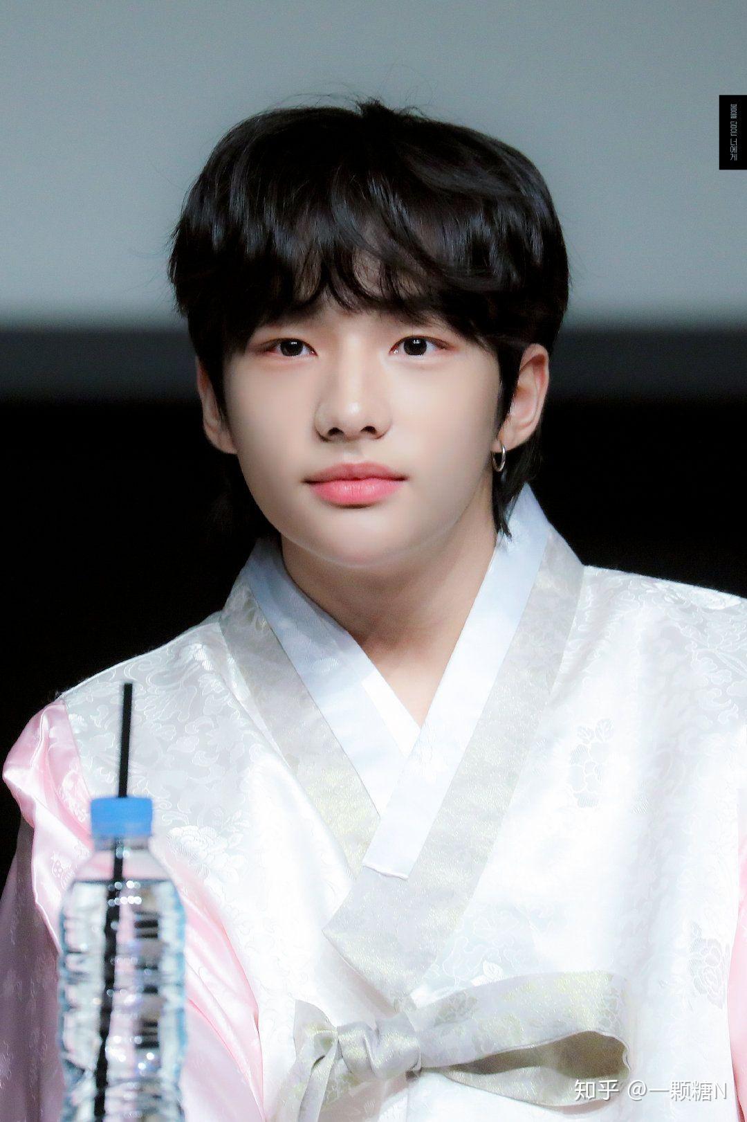 可以介绍和评价一下straykids的黄铉辰吗? - 知乎