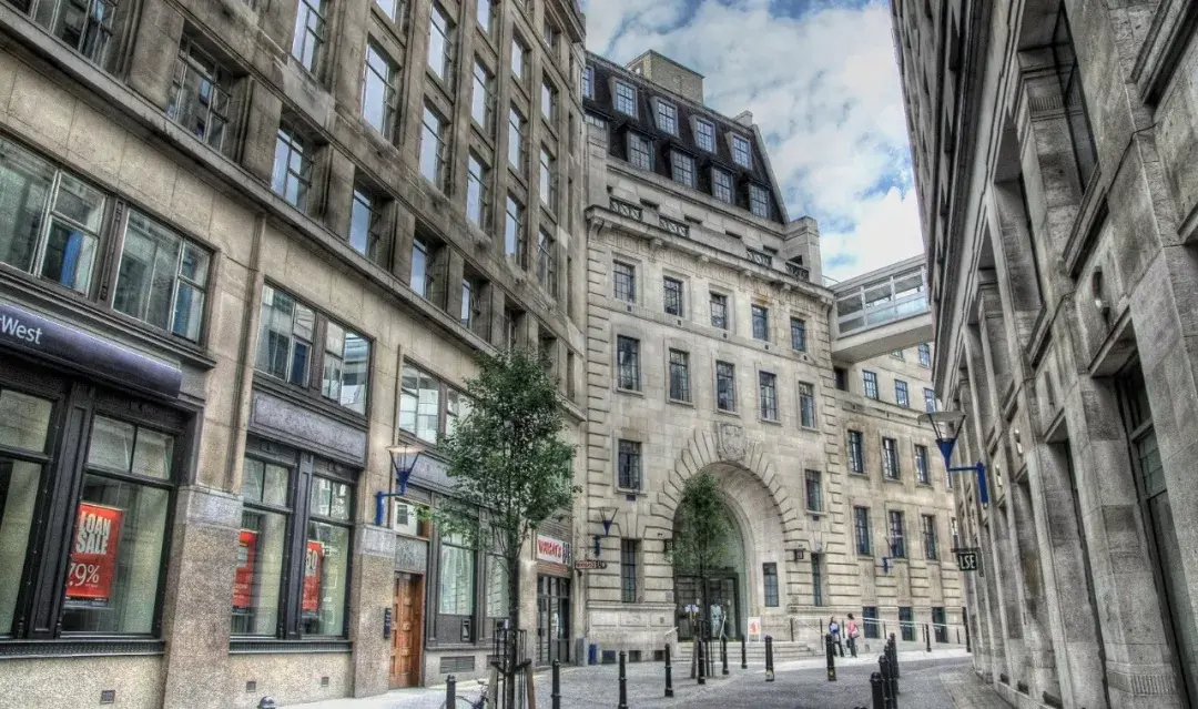 首考7炸!小姐姐顺利斩获伦敦政经offer