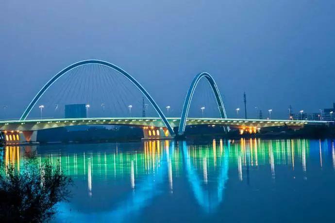 临沂金锣大桥夜景图片