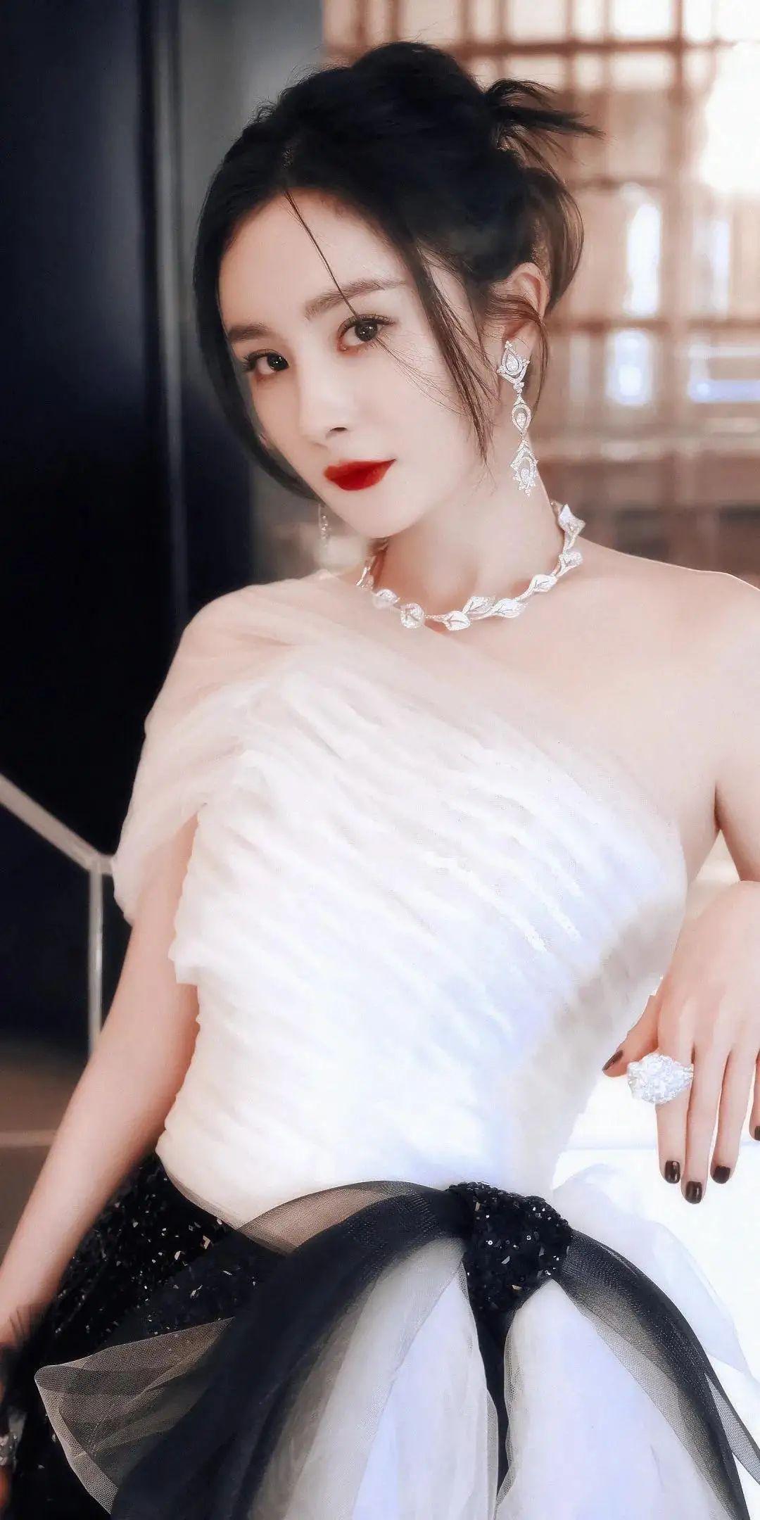 你们喜欢angelababy还是杨幂? - 知乎