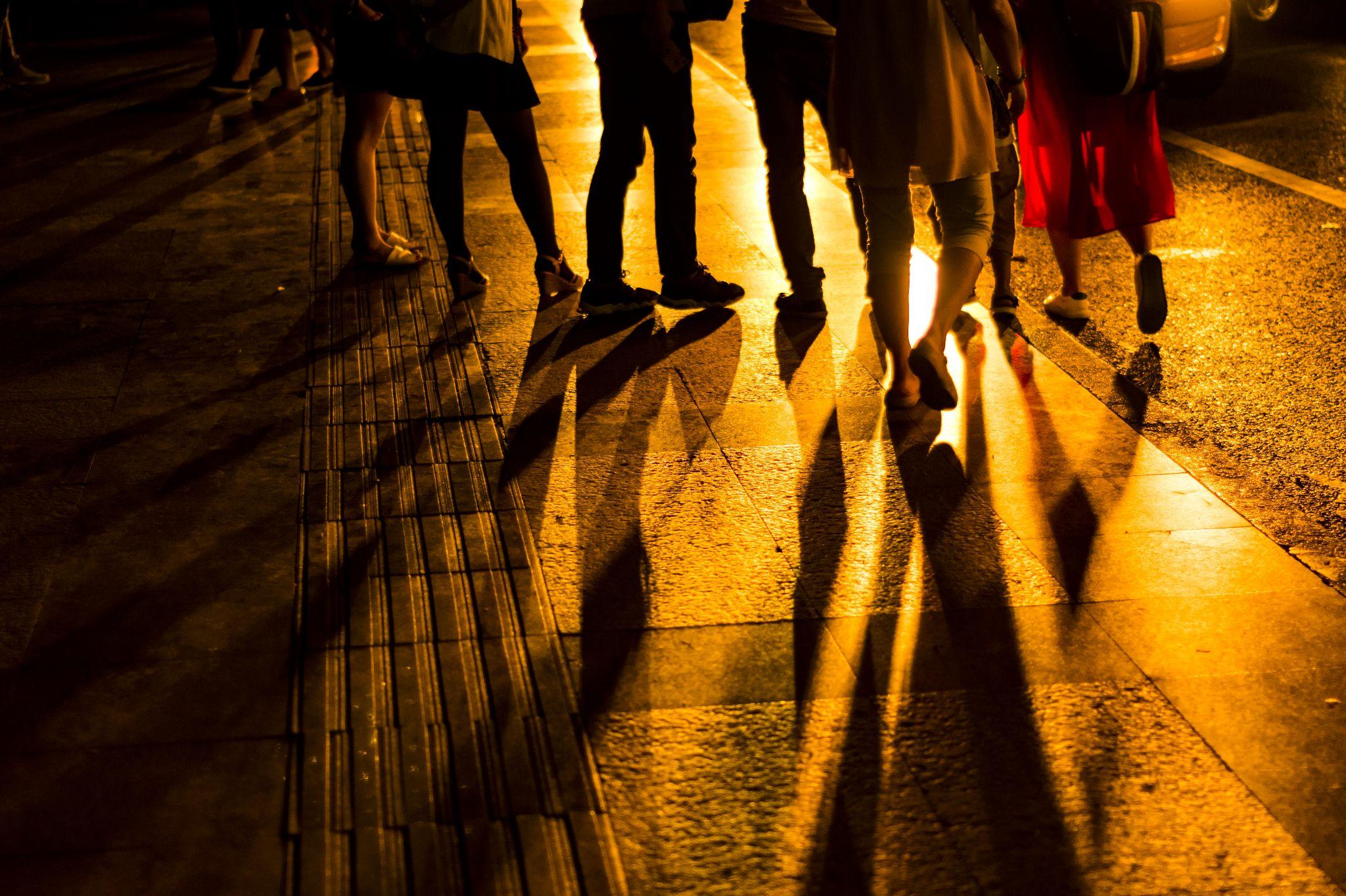 如何拍出一张人来人往的照片