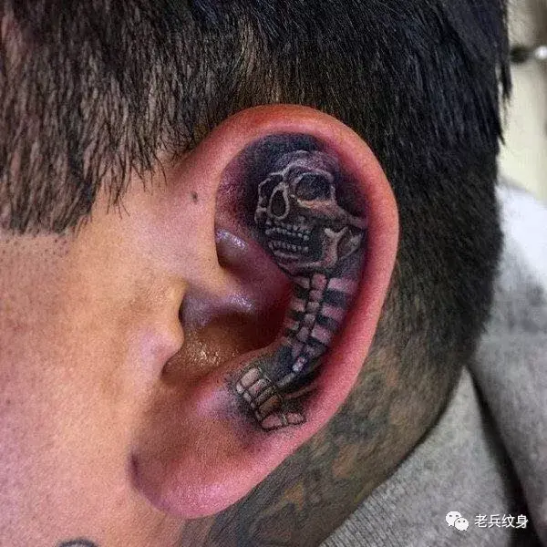 纹身素材男生耳软骨纹身