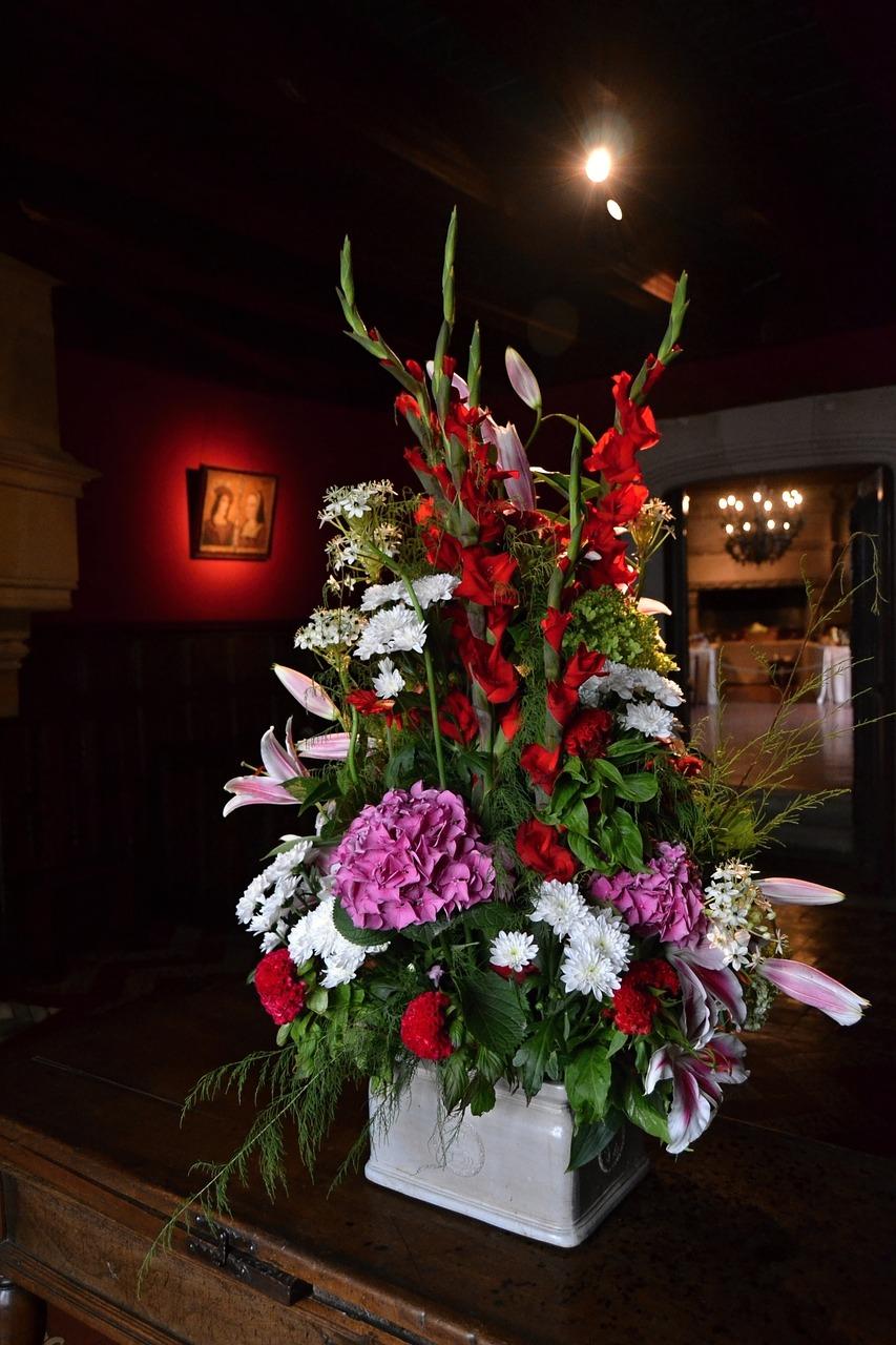 牡丹花插花怎么搭配