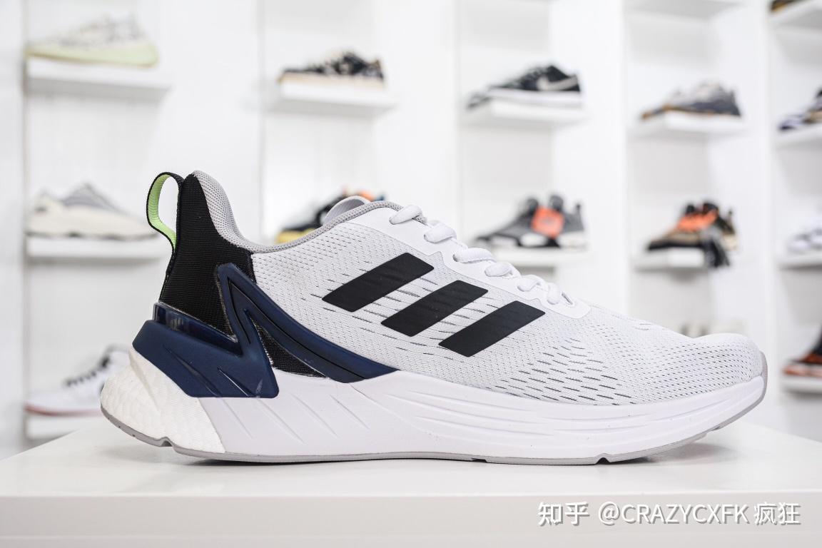 阿迪达斯超级跑鞋adidasresponsesuper