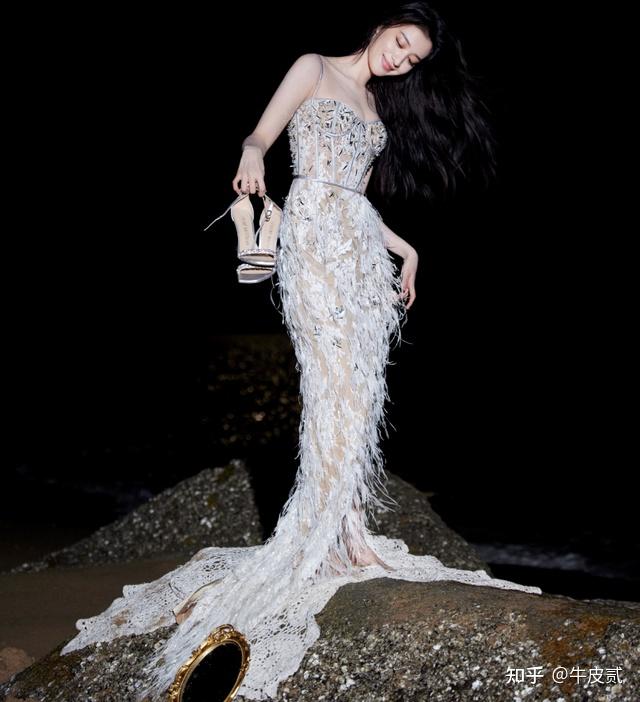 给金鸡奖红毯上最惊艳的18位女星排个名:倪妮第2,关晓彤垫底了