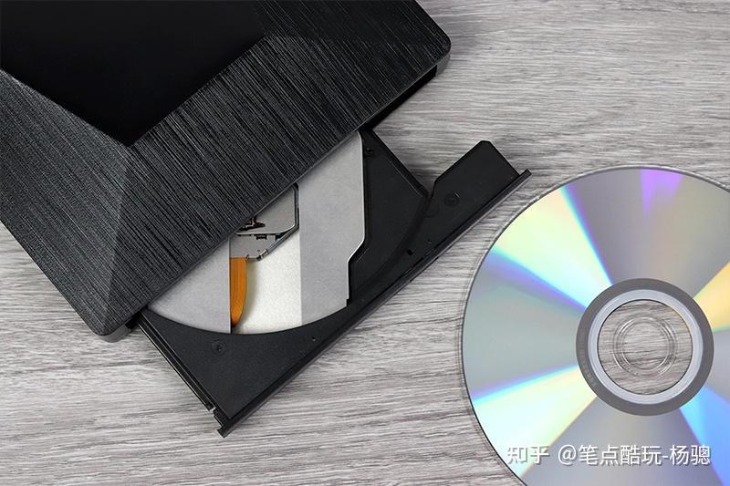 光驱的前生今世:为什么光盘还未消失,大多数电脑早已取消了光驱? - 知乎
