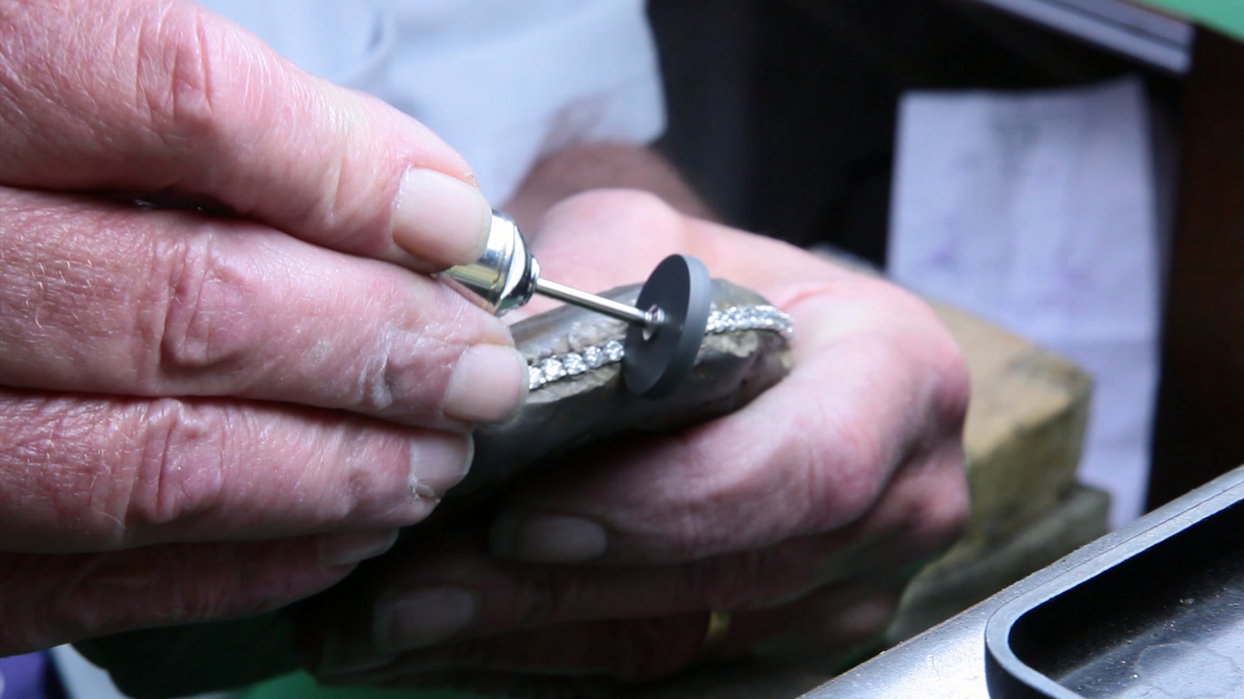 美丽背后:探寻比利时baunat钻石珠宝制作过程 - 知乎