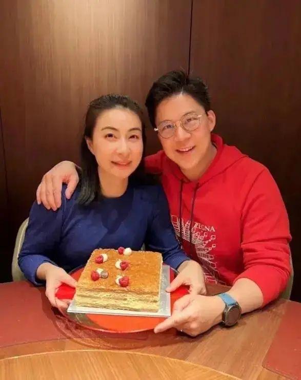 霍启刚突然发文道歉!郭晶晶和3个孩子暂时安全!-霍启刚和郭晶晶感情真的好吗?