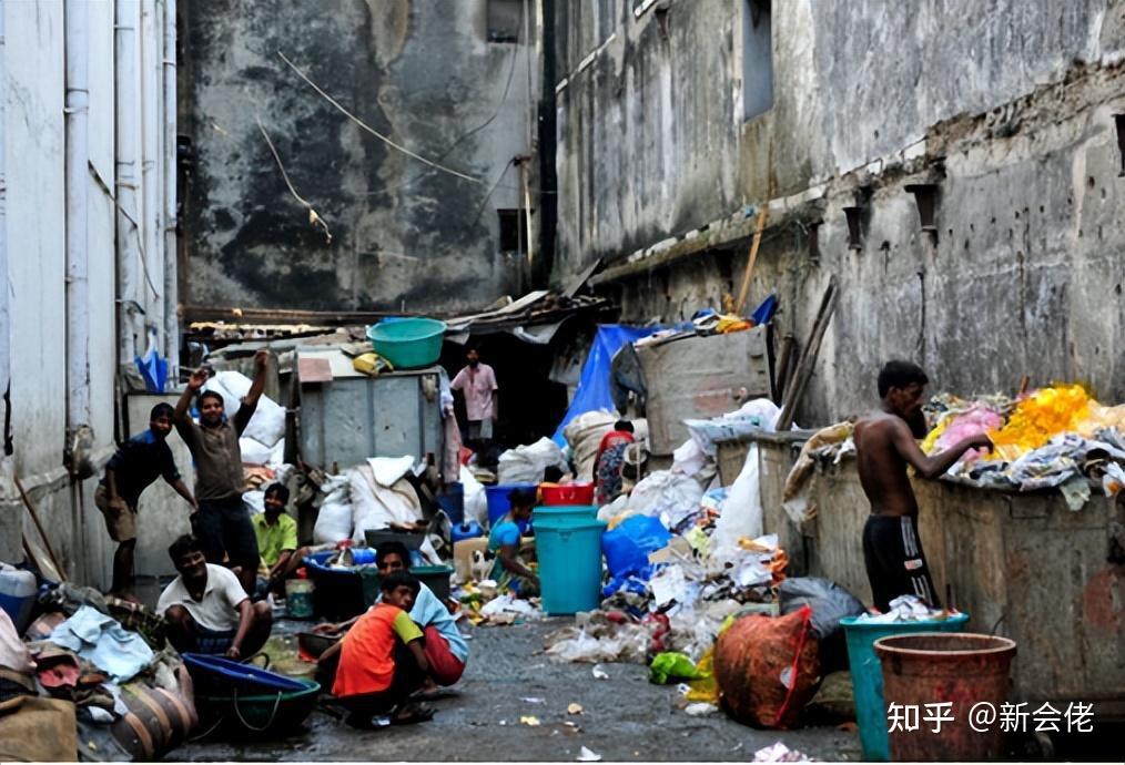 在印度一位印度人告诉余秋雨再过20年中国就能追上我们了