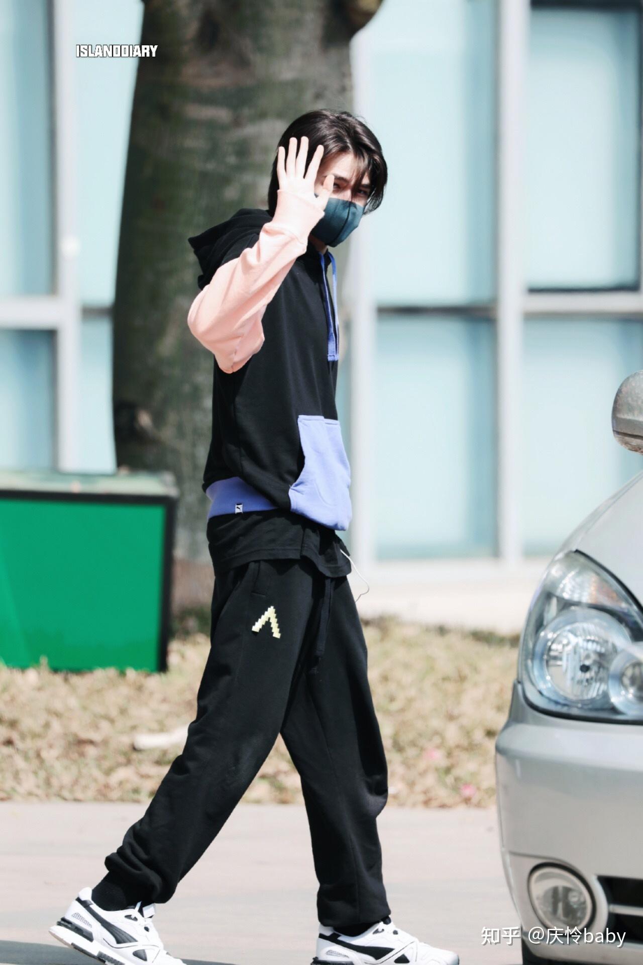 有人知道庆伶小哥哥的更多信息吗