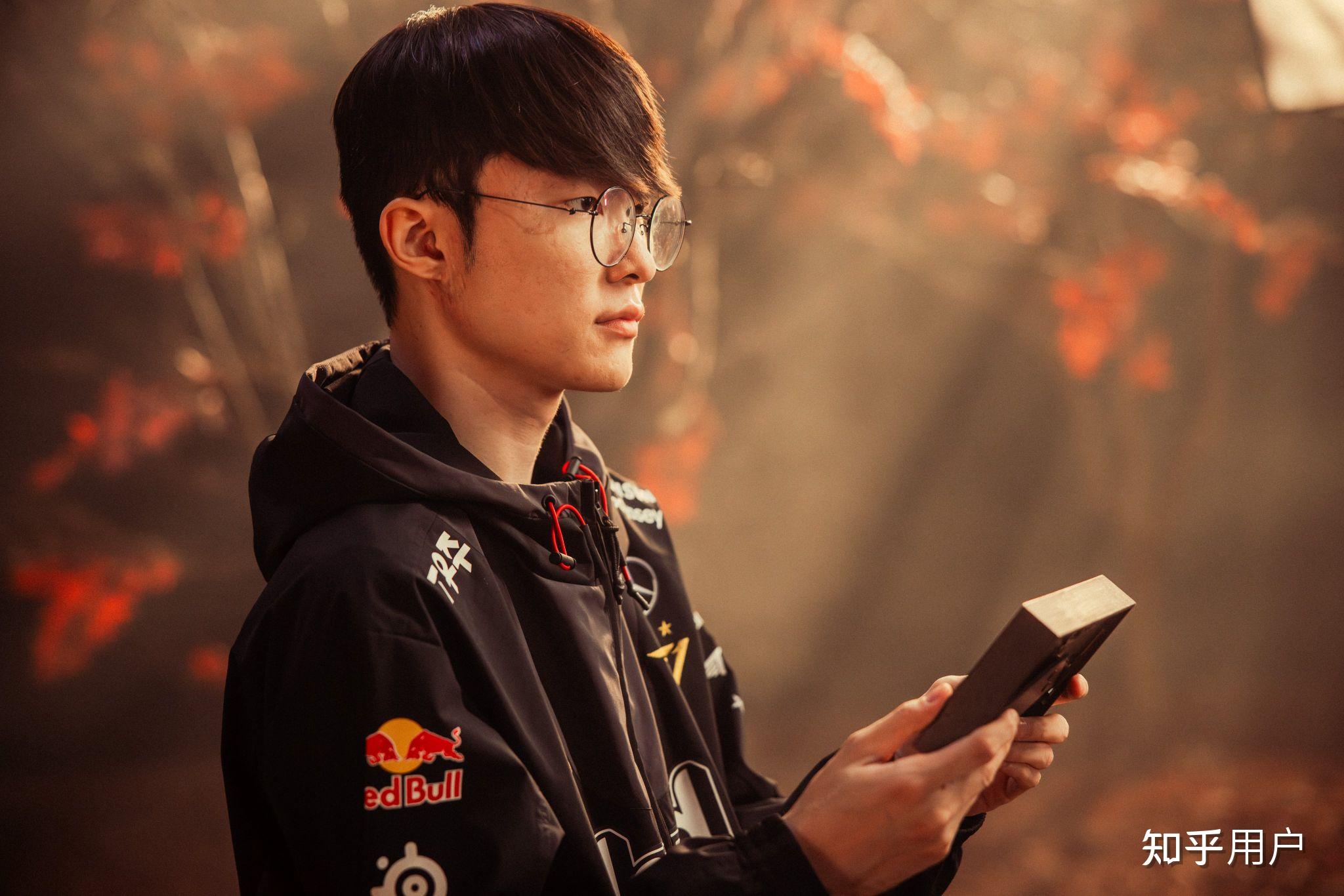 如何看待faker成为英雄联盟全球总决赛有史以来最年轻的冠军中单和最