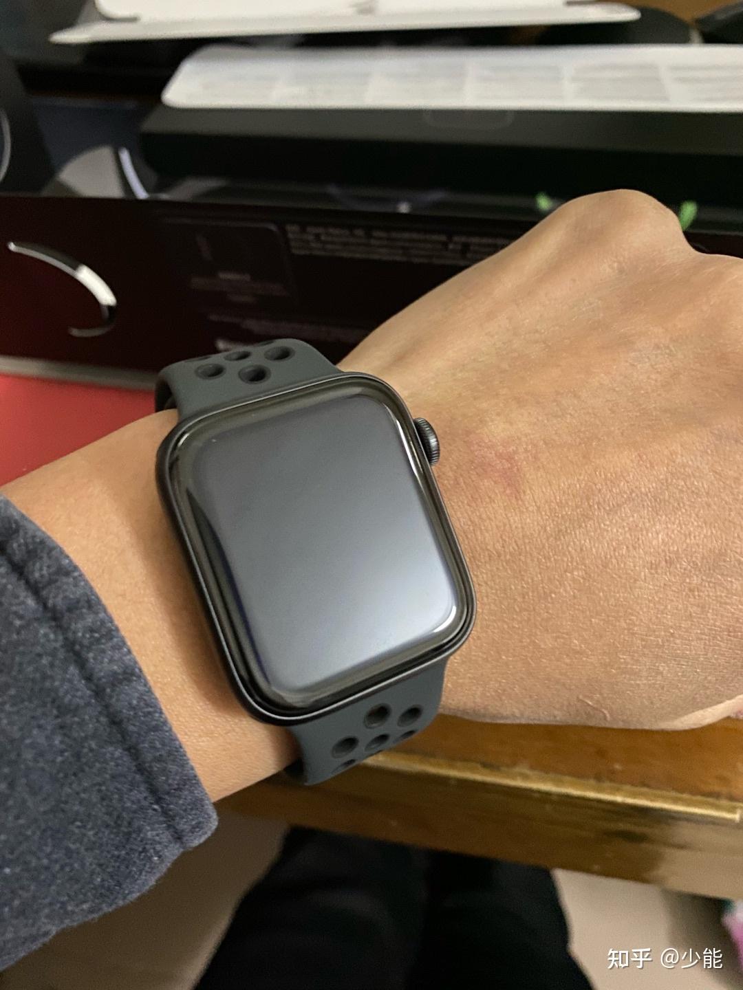 apple watch series6蓝色和黑色哪个更好看? - 知乎