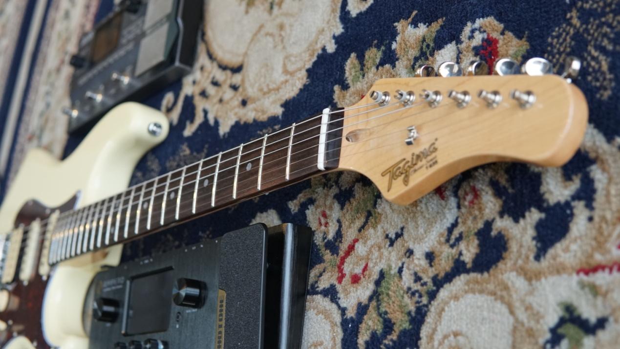 火星撞地球ampero和mooerge200性能对比