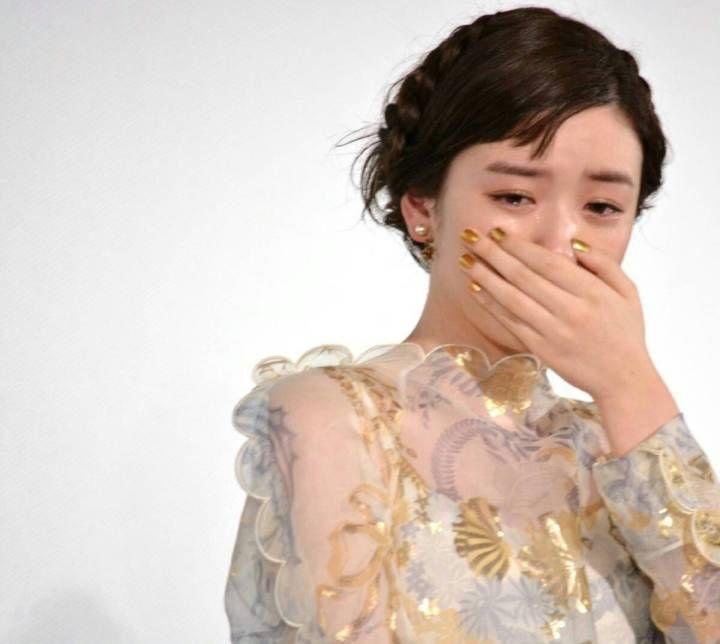 哭起来梨花带雨是什么模样?