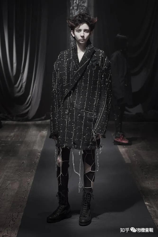 服装设计丨山本耀司yohjiyamamoto20212022秋冬系列女装