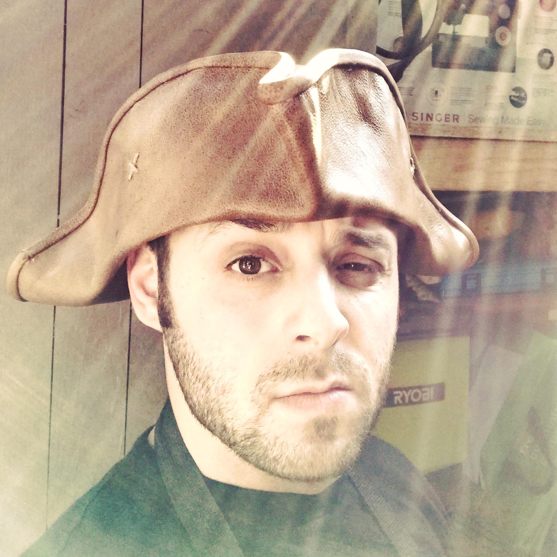 制作一顶杰克船长的海盗三角帽