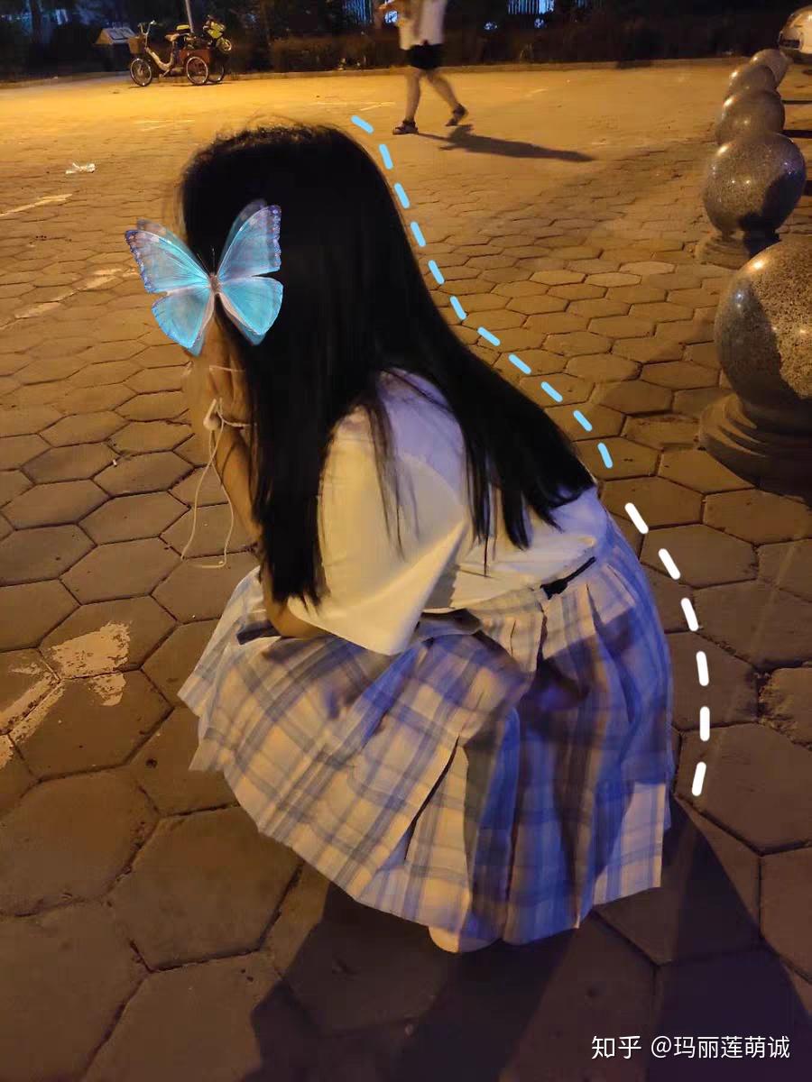 请问下那个颜色的jk配粉色的aj好看