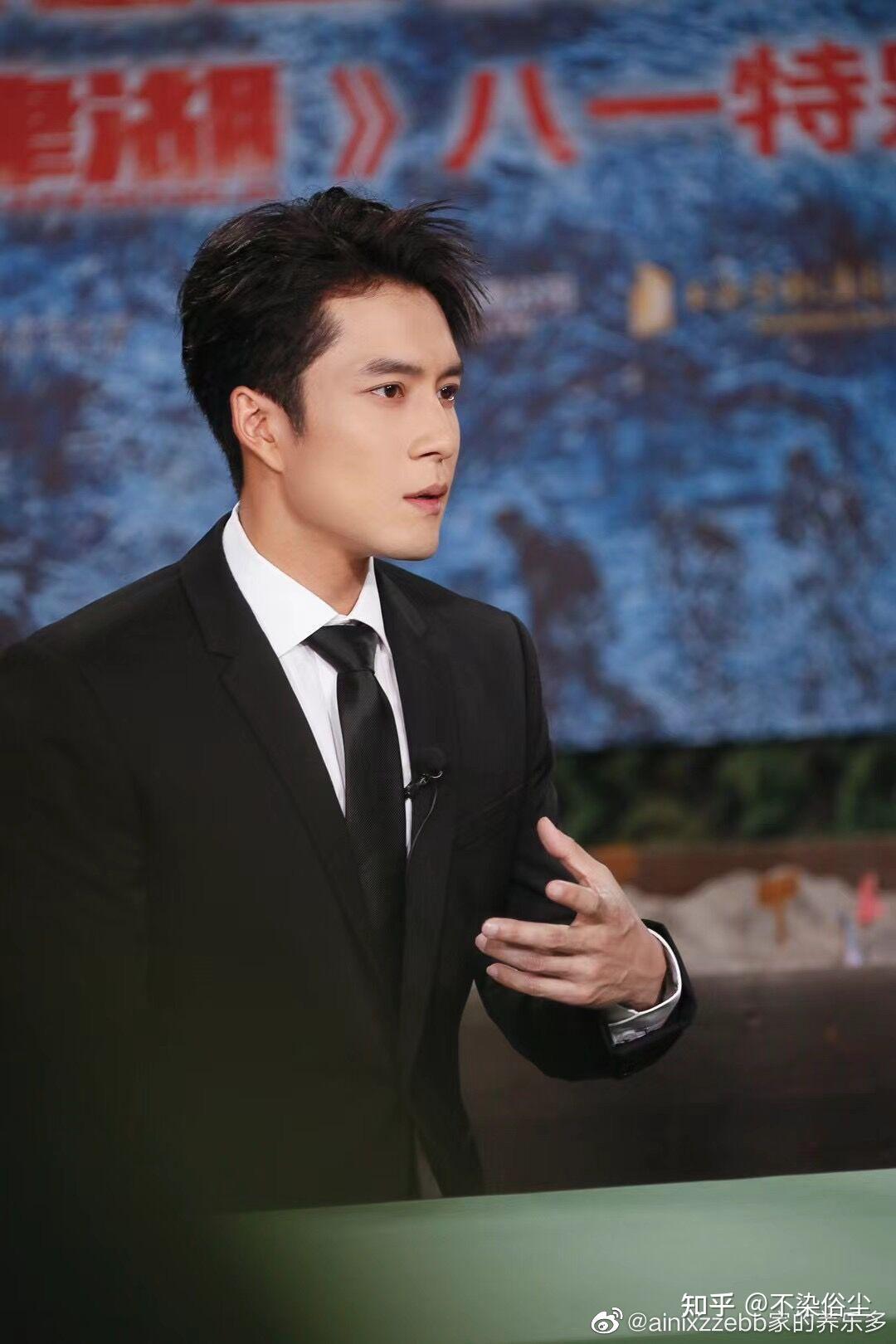 男男明星长的一脸正气? - 知乎