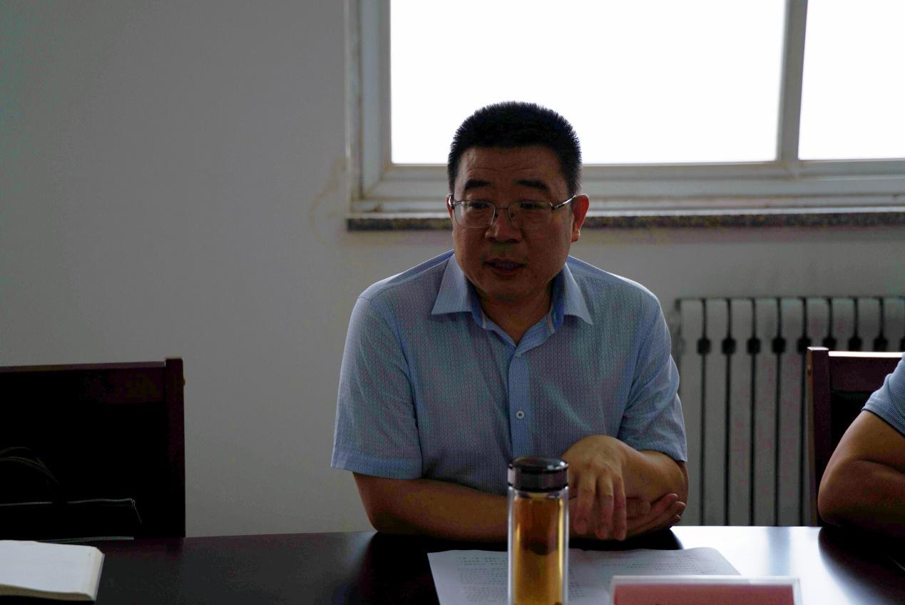 山西交通职业技术学院工程机械系主任李文耀致辞并介绍系部情况会上