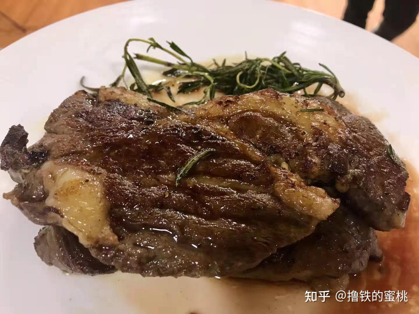 如果從超市購買整塊牛肉,回家自己醃製牛排,那什麼肉適合做牛排?