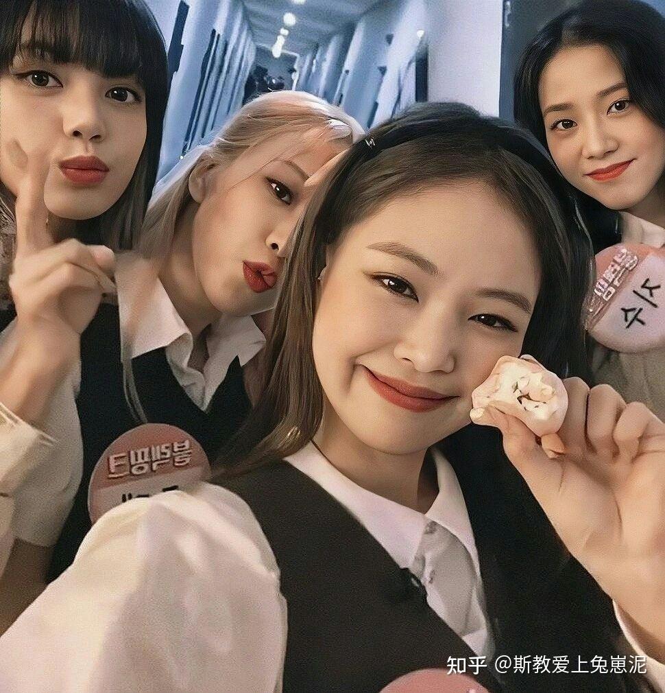 为什么blackpink才四个人就能hold住舞台aespa也是四个人但感觉缺了点