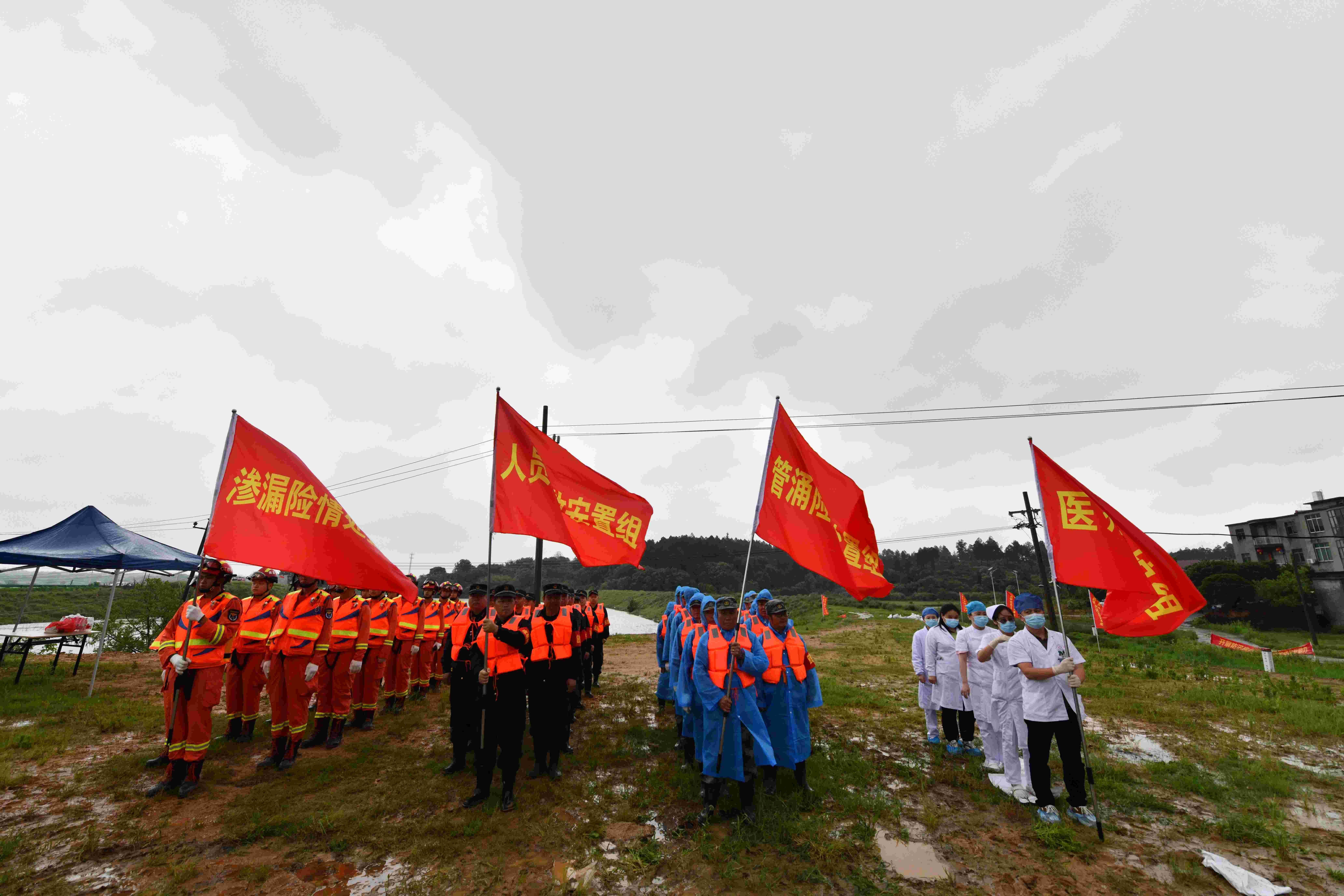 下步,双方将继续深化合作,不断提高防汛抢险的应急救援水平,确保在