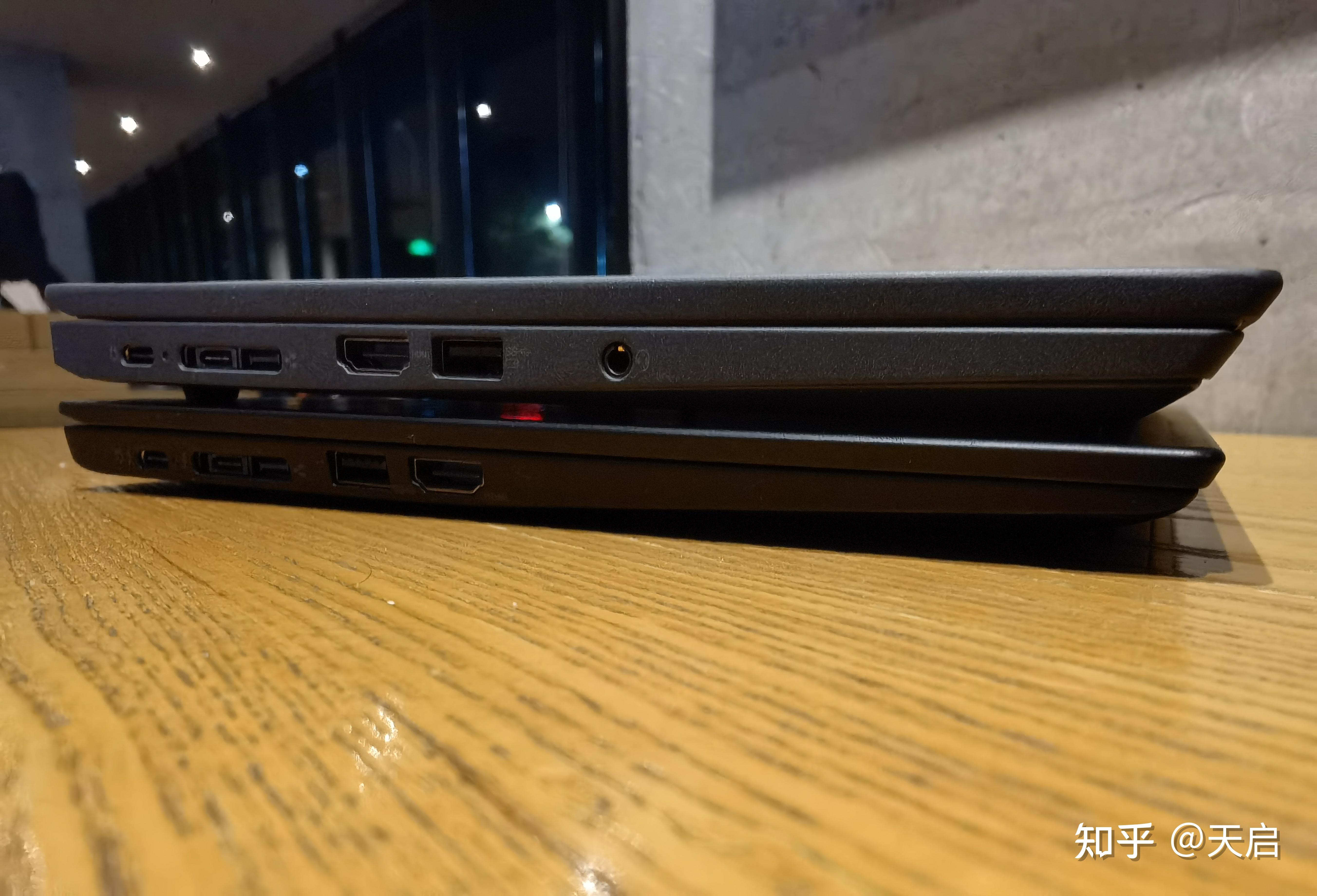 本机左侧搭载了一个全功能usb-c,一个cs18底座拓展坞接口(包括一个全