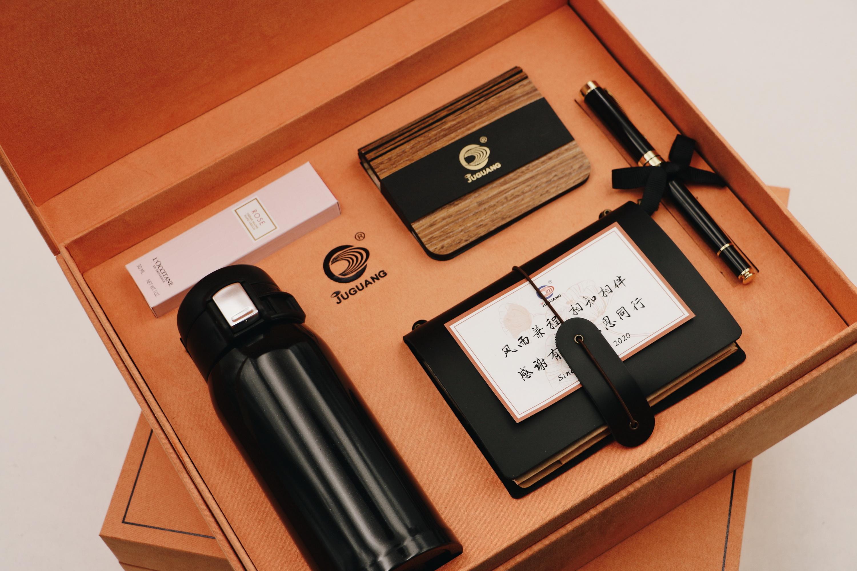 商务伴手礼送客户的礼物就是要高端大气