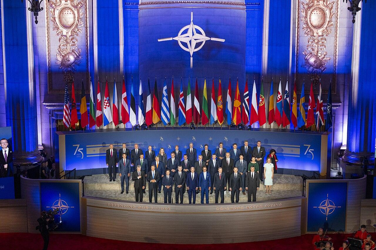 北大西洋公约组织(北约)/ NATO(第一部分:概述、历史、军事行动)- 中英文维基百科词条融合,由辽观搬运、翻译、整合 - 知乎