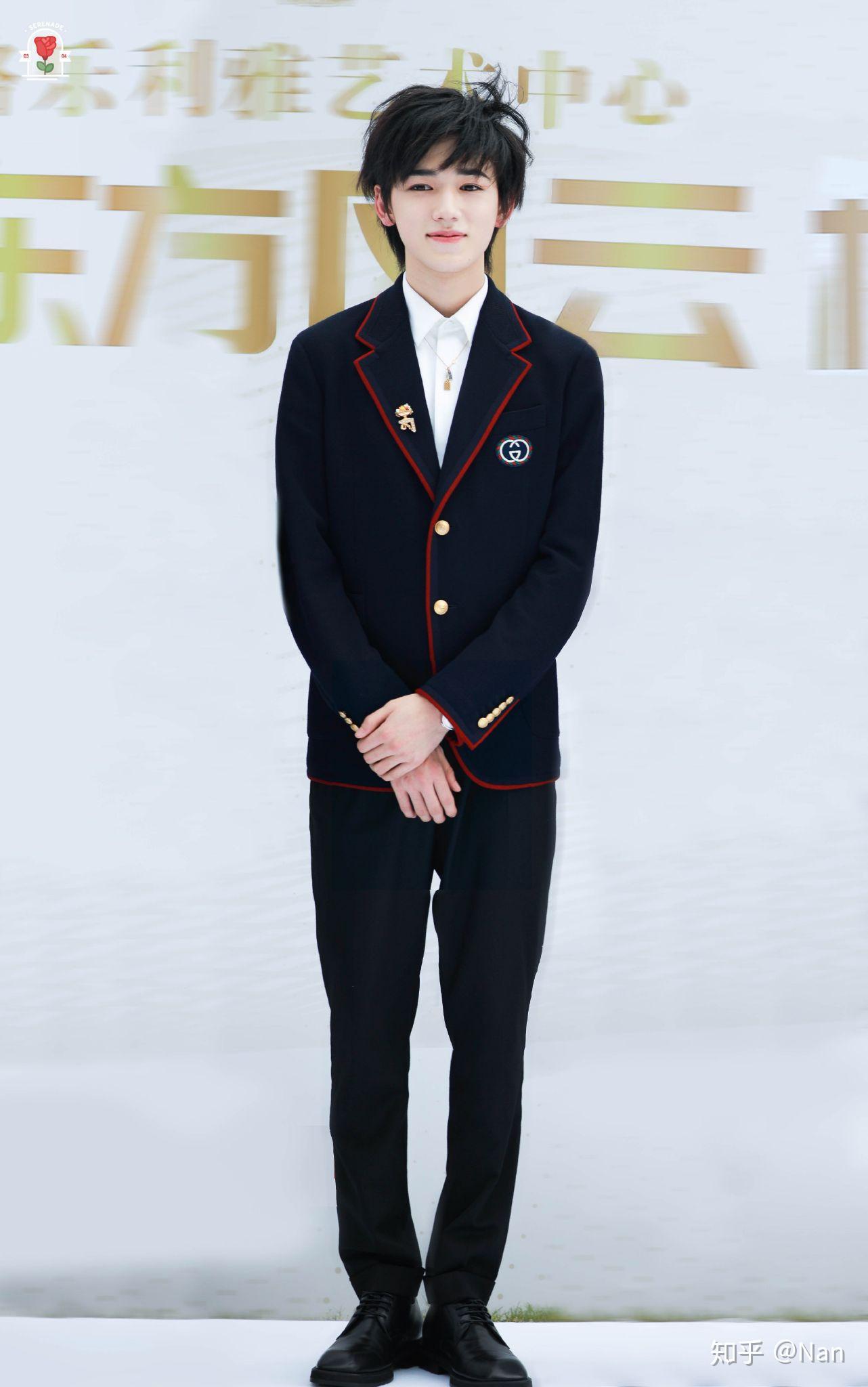 宋亚轩有哪些算出圈神图和作品? - 知乎