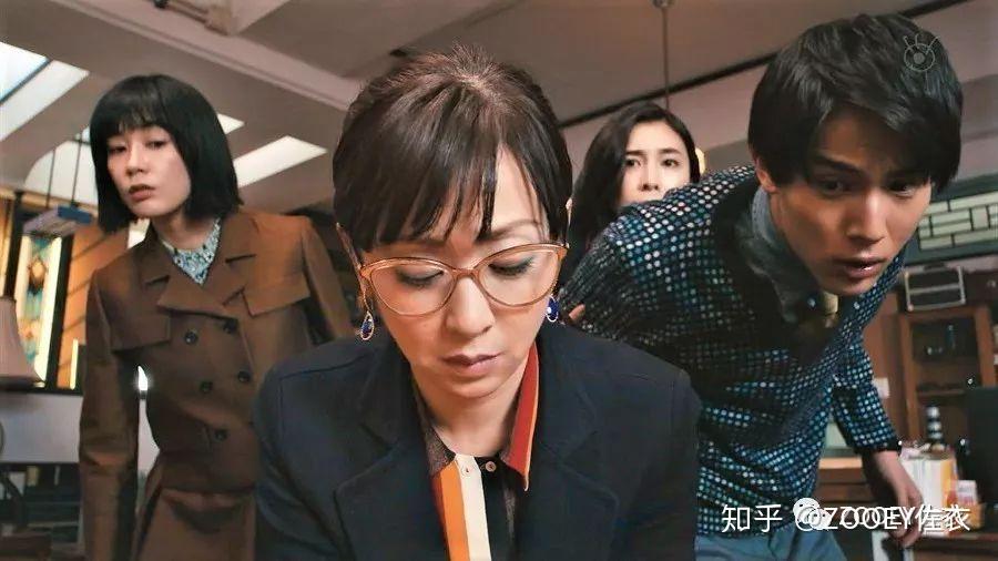 竹内结子水川麻美丑闻专门律师queen第1集穿搭好物