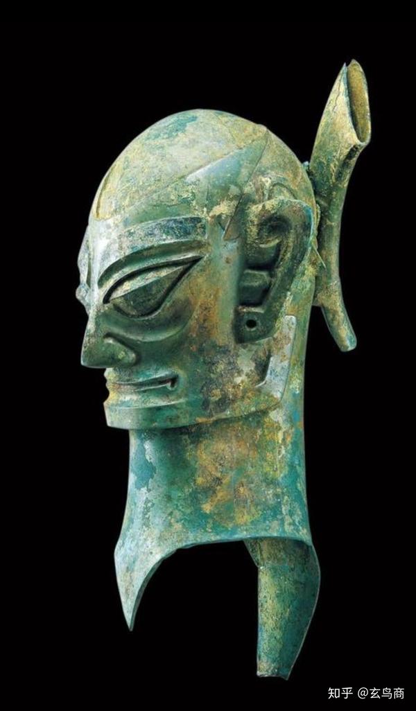 所幸的是,古埃及胡夫留存有一个极珍贵的很小的象牙真人雕像,见下图