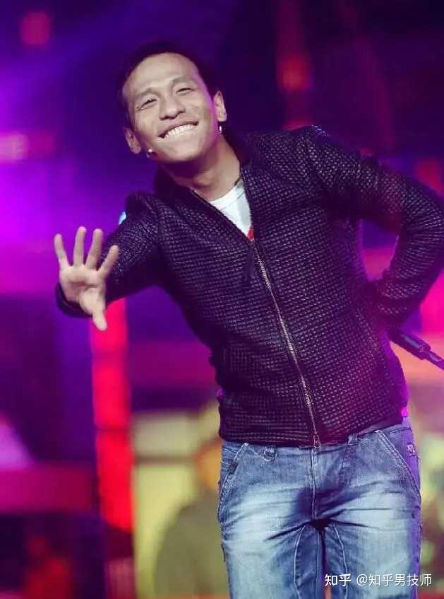 不过学艺之路并非一帆风顺,宋小宝作为一个半路出家的艺人,原本就没有